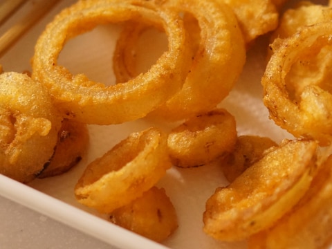 天ぷら粉でかりかりスパイシーオニオンリング